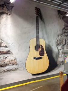 Martin-Guitar-Wallpaper_Retail